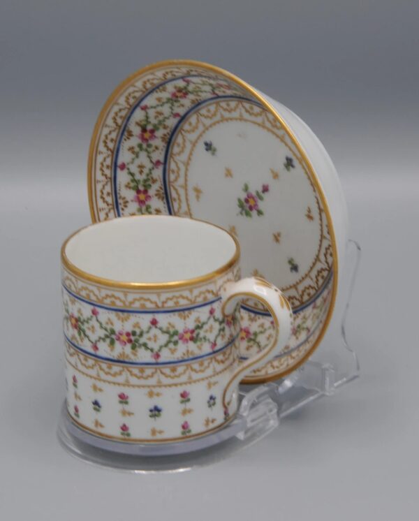 André Leboeuf, Manufacture à la Reine' - Coffee cup and saucer 'Litron', late 18th century