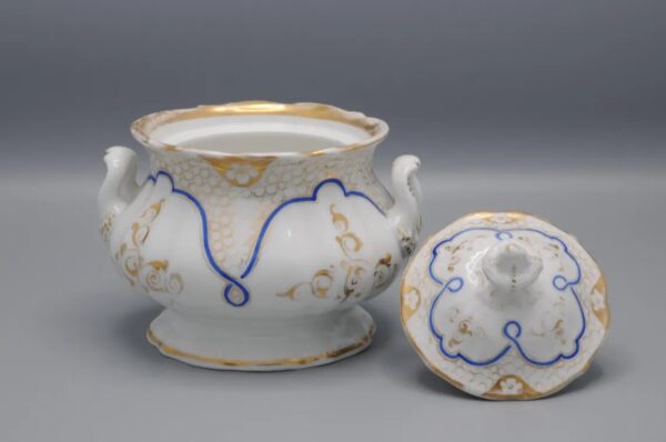 Schumann Porzellan Manufaktur - porcelain jar and cover, mid 19th century
