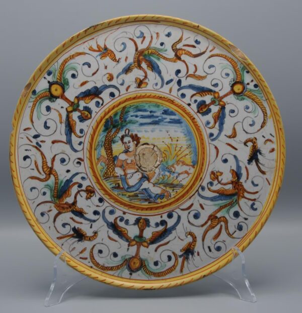 Deruta alzatina dish on stand, mythological scene- 18th century