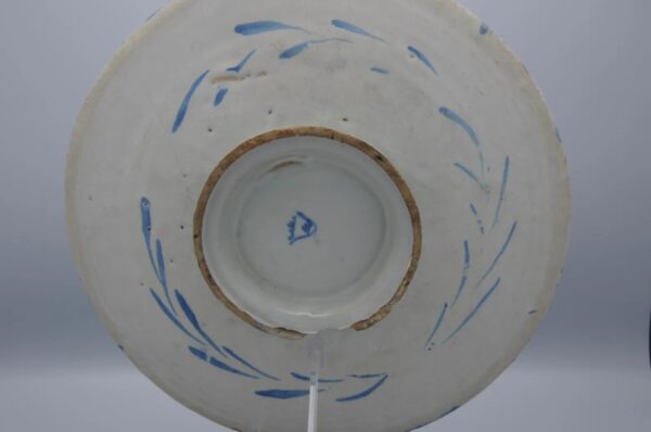 Savona - Armorial Alzatina dish on stand, 18th century, Savona Crest Mark