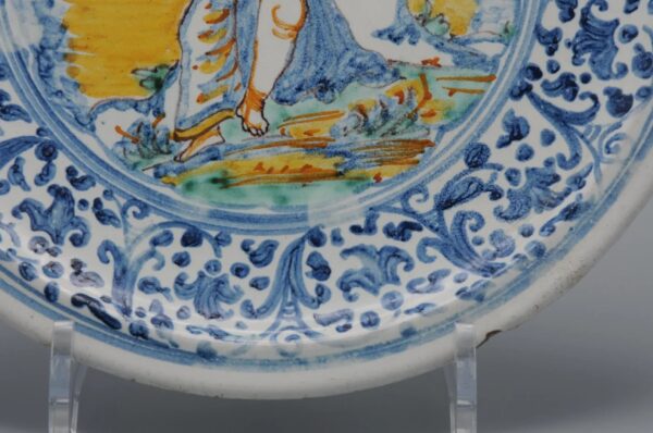 Deruta alzatina dish on stand, 18th century depicting Prudentia- 18th century