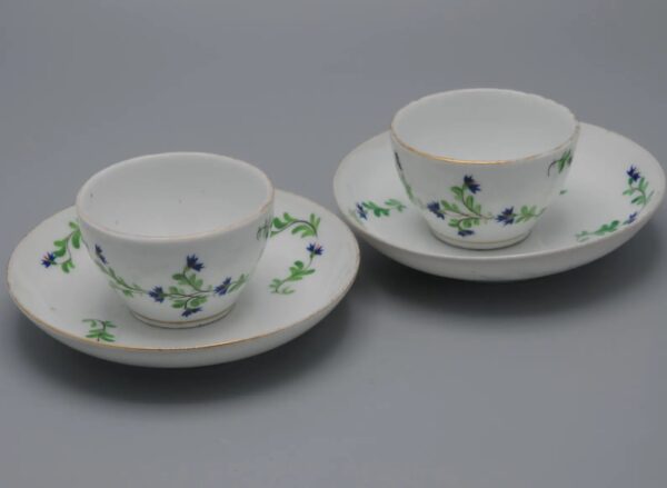 Paris porcelain - 2 cups and saucers, cornflowers decor 'Barbeaux', 18th century