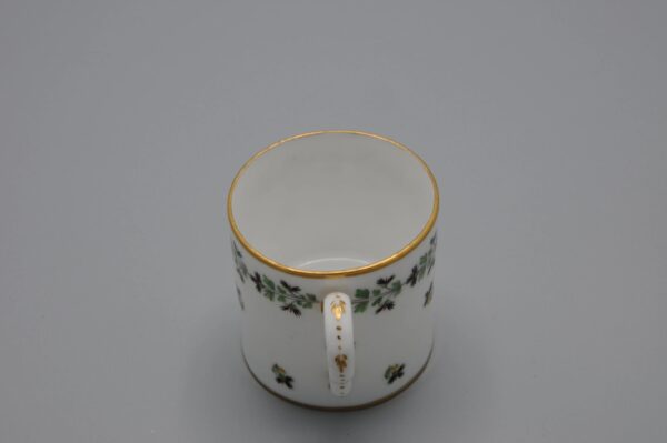 Clignancourt - Cup and saucer cornflowers, Tasse litron decor a barbeaux, late 18th century