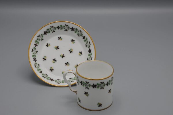 Clignancourt - Cup and saucer cornflowers, Tasse litron decor a barbeaux, late 18th century