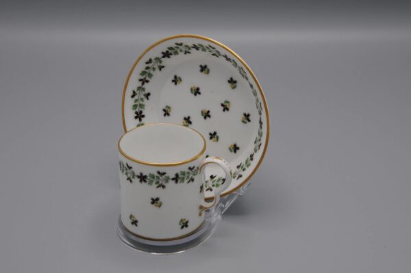 Clignancourt - Cup and saucer cornflowers, Tasse litron decor a barbeaux, late 18th century