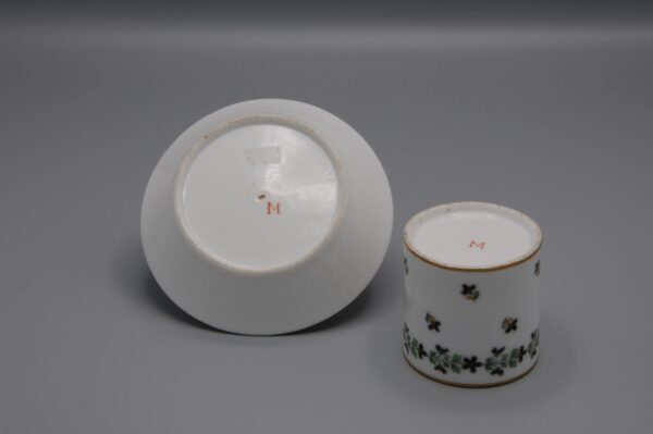 Clignancourt - Cup and saucer cornflowers, Tasse litron decor a barbeaux, late 18th century