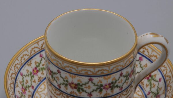 André Leboeuf, Manufacture à la Reine' - Coffee cup and saucer 'Litron', late 18th century