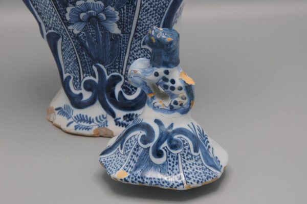 Delftware Vase - "the Lampetkan", Delft 18th century