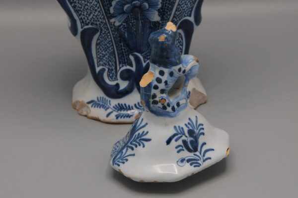 Delftware Vase - "the Lampetkan", Delft 18th century
