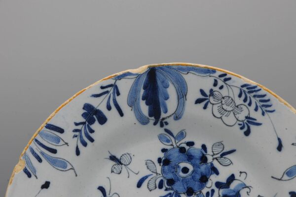 Delft chinoiserie plate - 18th century