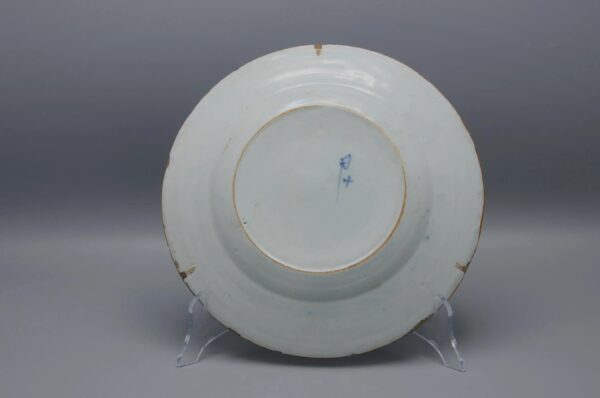 Delft - Floral chrysanthemum plate by "The Porceleyne Bijl' - Late 18th century