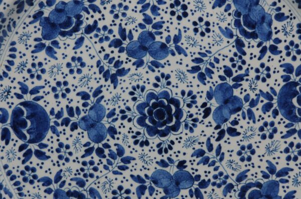 Delft - Charger with 'mille fleurs' decor, early 18th century