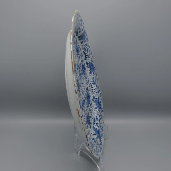 Delft - Charger with 'mille fleurs' decor, early 18th century