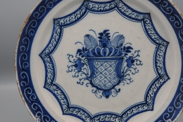 Delft Blue charger - 18th century