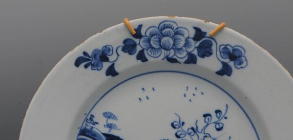 English Delft - Blue and white plate - 18th century
