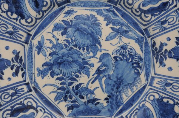 Delft - Wanli style 'Kraak' Charger - 17th century
