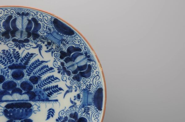 Pair of Delft 'Peacock' chargers by Pieter Paree - second half 18th century