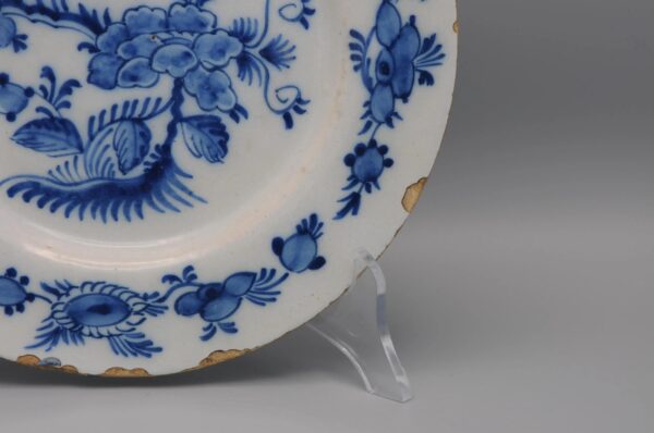 Delft blue and white chinoiserie plate - Mid 18th century