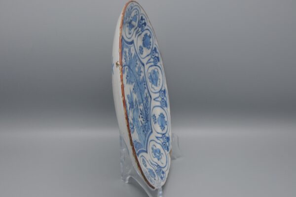 Delft "De Witte Starre" - 18th century Dragonfly Charger