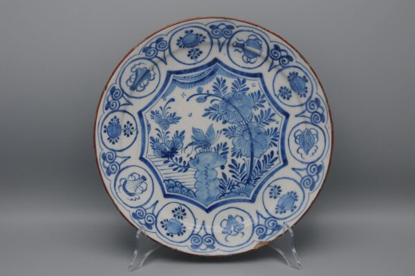Delft "De Witte Starre" - 18th century Dragonfly Charger