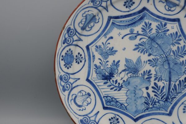 Delft "De Witte Starre" - 18th century Dragonfly Charger