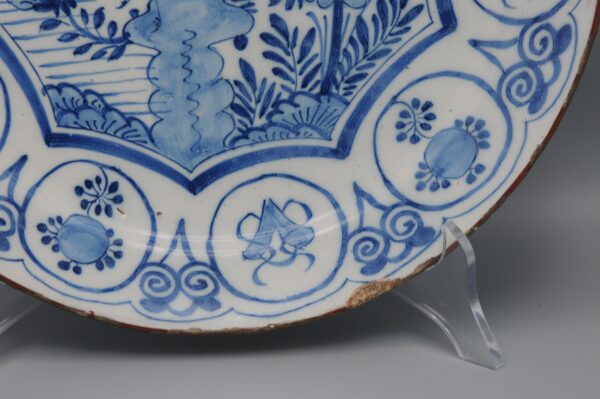 Delft "De Witte Starre" - 18th century Dragonfly Charger