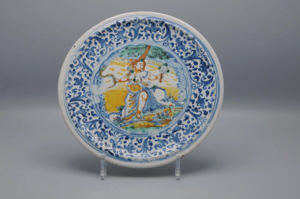 Deruta alzatina dish on stand, 18th century depicting Prudentia- 18th century
