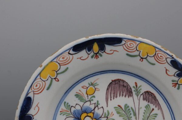 Delft polychrome 'Boerendelft' plate - early 19th century