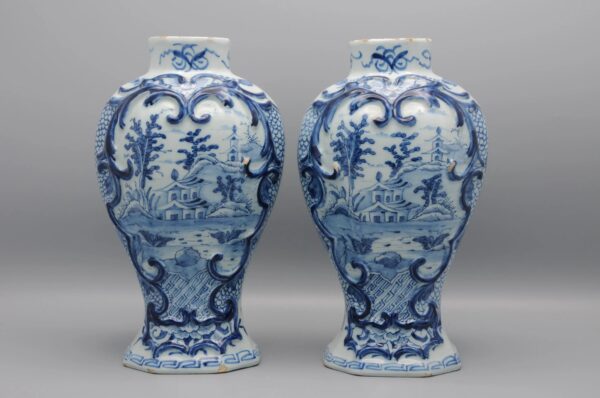 Delftware pair of Vases - by "De Lampetkan", Delft 18th century