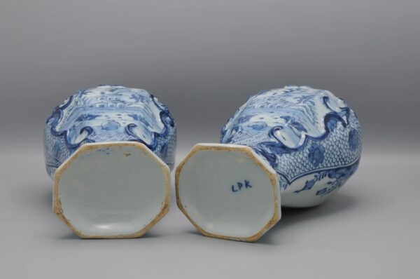 Delftware pair of Vases - by "De Lampetkan", Delft 18th century