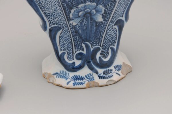 Delftware Vase - "the Lampetkan", Delft 18th century