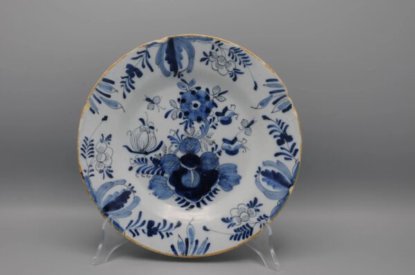 Delft chinoiserie plate - 18th century