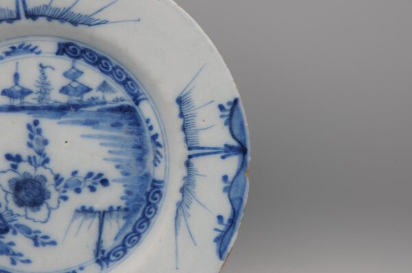Delft chinoiserie plate - 18th century