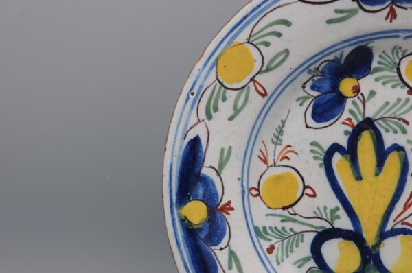 Delft polychrome 'Boerendelft' plate - early 19th century