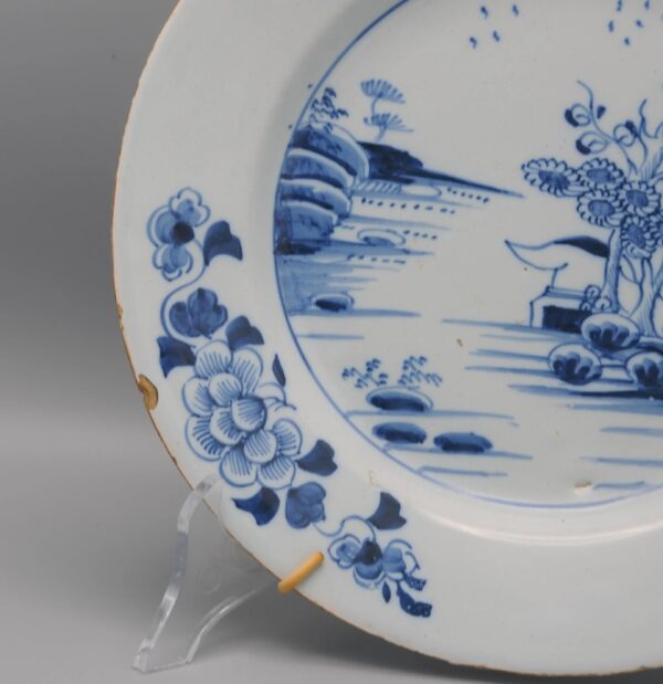 English Delft - Blue and white plate - 18th century