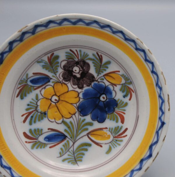 Delft polychrome 'Boerendelft' small plate - early 19th century