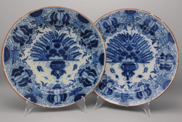 Pair of Delft 'Peacock' chargers by Pieter Paree - second half 18th century