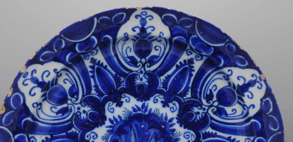 The Greek A, Dextra - 18th century Delft charger