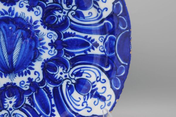 The Greek A, Dextra - 18th century Delft charger