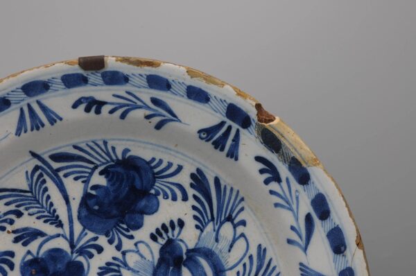 Delft Blue and White 'Boerendelft' charger - early 19th century