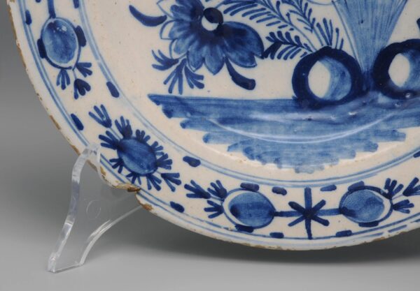 Delft Blue and White - set of 3 'Boerendelft' plates - early 19th century