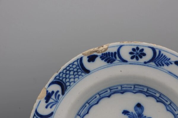 Delft Blue and White Chinoiserie Plate - Second half 18th century