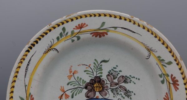 Delft polychrome Louis XVI cornflowers plate - late 18th century