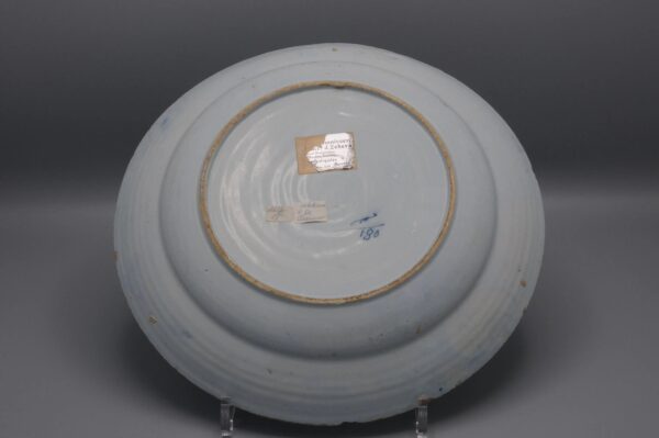 Delft Chinoiserie Charger - De Claauw, mid 18th century