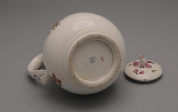 Vienna Porcelain - Rococo Coffeepot, late 18th century
