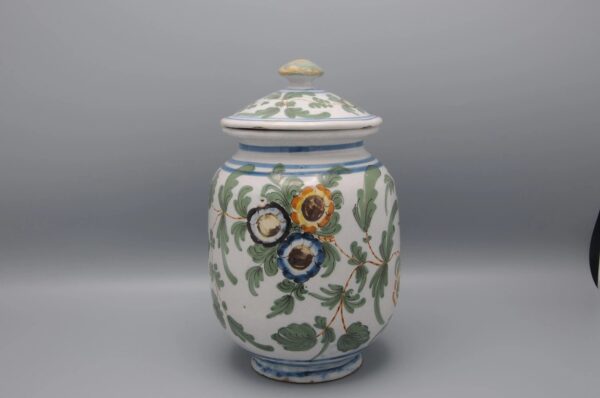 Pesaro - Albarello and cover - decor 'al tacchiolo', 18th century