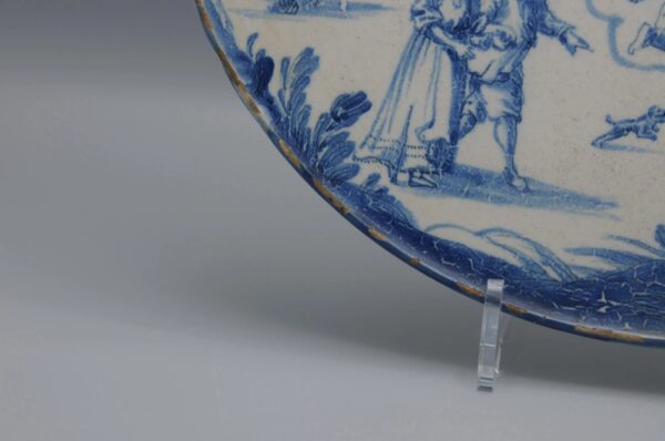 Savona - Armorial Alzatina dish on stand, 18th century, Savona Crest Mark