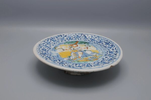 Deruta alzatina dish on stand, 18th century depicting Prudentia- 18th century