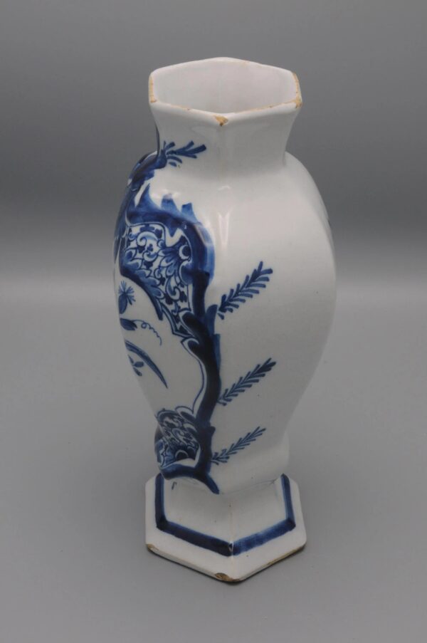 Delftware Vase - "de Claauw", Delft 18th century