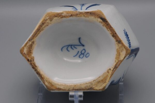 Delftware Vase - "de Claauw", Delft 18th century